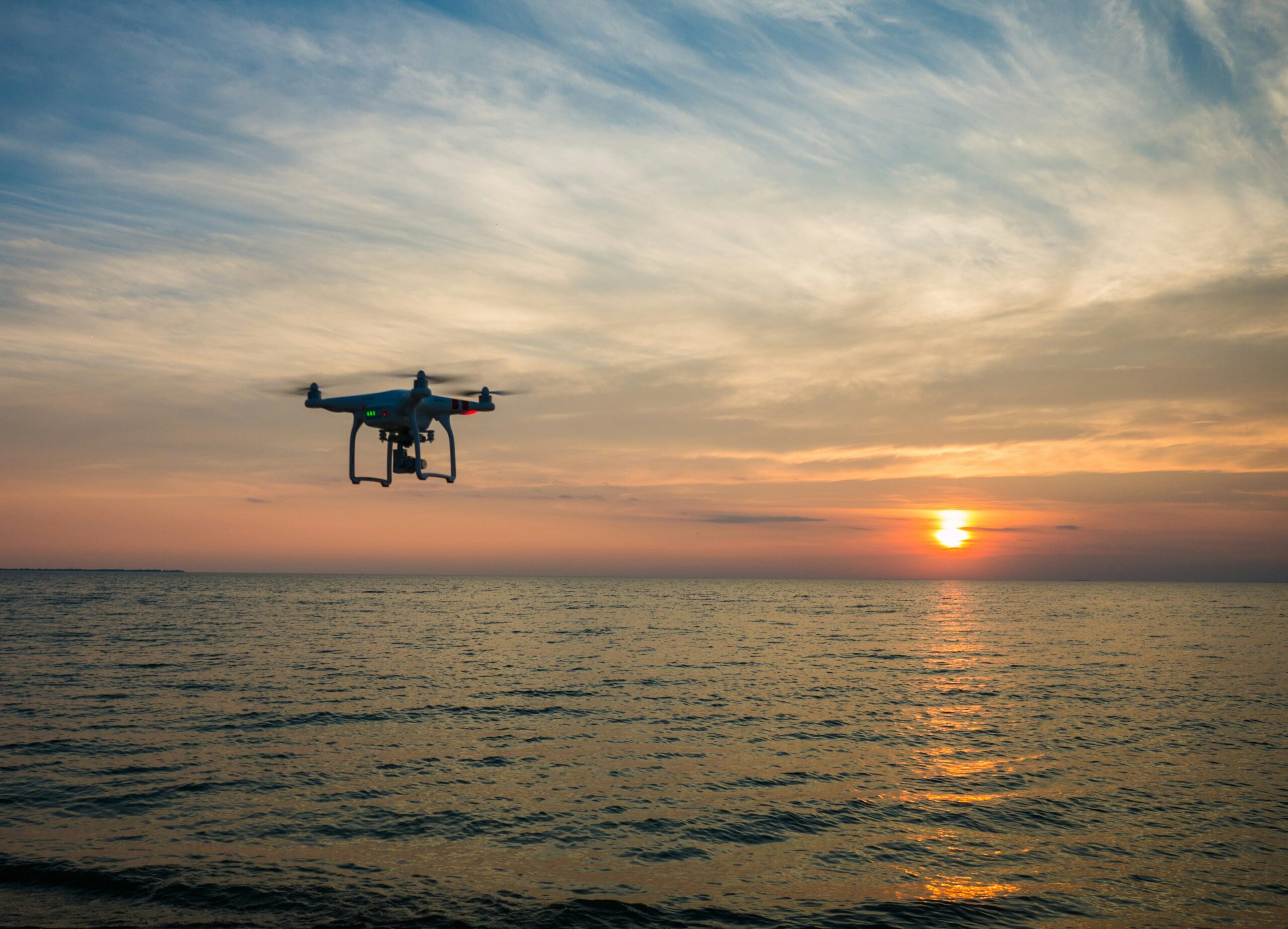 découvrez nos solutions de défense par drone pour assurer la sécurité de vos espaces stratégiques.
